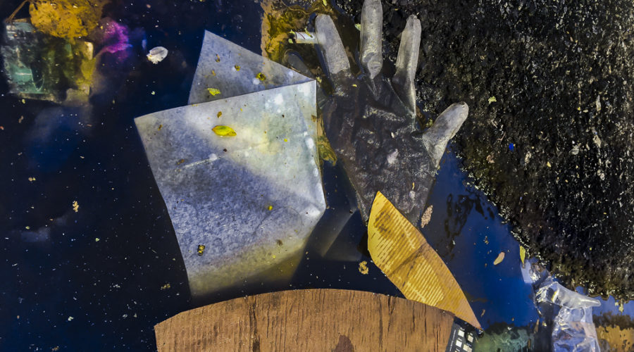 Durmiendo con el enemigo