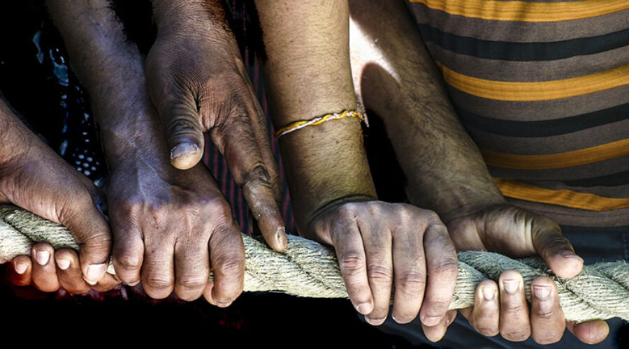 Encuentro entre latinos; solidaridad y microagresión